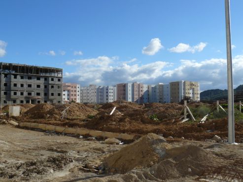 Terrain vague sur lequel sera construit l'immeuble de l'appartement de l'ami de Mohamed El Halfa, porte parole d'Acia. Une livraison prévue d'ici fin 2013, courant 2014.