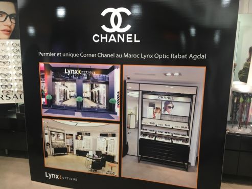 Il a fallu 2 ans de négociations pour ouvrir un présentoir dédié à Chanel dans une des boutique Lynx Optique  à Rabat Agdal / Ph. Mohamed Ezzouak