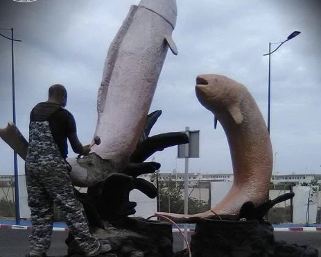 La sculpture commandée par la commune de Mehdia a été détruite suite à la polémique suscitée sur les réseaux sociaux. / DR 