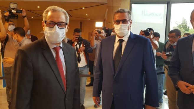 Le nouveau chef du gouvernement, recevant Mohand Laenser, secrétaire général du MP, ce lundi à Rabat. / DR