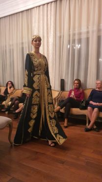 Images de la cérémonie tenue à Bakou (Azerbaïdjan) pour mettre en avant la haute couture traditionnelle marocaine / Ph. Ambassade du Maroc en Azerbaijan