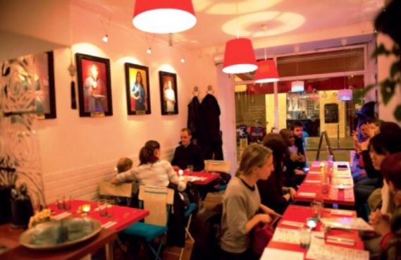 France : Un restaurant marocain à Paris accessible aux sourds et entendants