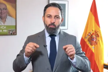 زعيم حزب فوكس: لا يمكن السماح ببقاء سبتة ومليلية وجزر الكناري خارج حماية الناتو