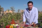 Londres : Un chef marocain prépare les repas quotidiens des sans-abris et du personnel médical