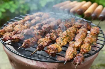 Eid al-Adha pushes «Lfakher» charcoal prices higher in Morocco