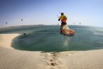 Nomad #50 : La dune Blanche, petit paradis de kite-surfers à Dakhla, en danger