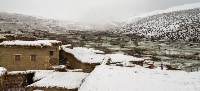 Despite snow clearing initiatives, mountainous villages are still struggling with snow./Ph. DR