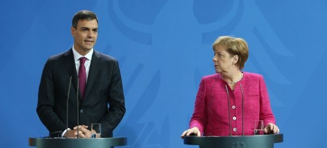 Spain's Prime Minister Pedro Sanchez and Germany's Chancellor Angela Merkel./Ph. DR