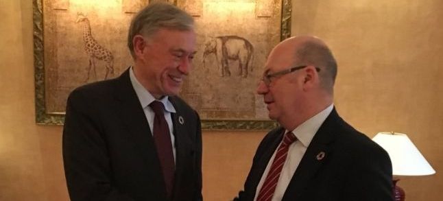 UN personal envoy, Horst Kohler shaking hands with Alistair Burt, British Minister of State for the Middle East in Munich Berlin./Ph. Twitter