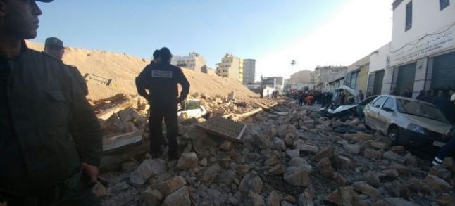 A wall collapsed in Casablanca killing three people and injuring a woman./ Ph. Yabiladi. Mehdi Moussahim