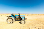 Le tracteur du PAM en panne dans les sables du Sahara