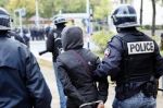 France : Les adolescents n'échappent pas aux violences policières