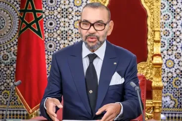 الملك محمد السادس يعزي أسرة أسطورة كرة القدم أحمد فرس