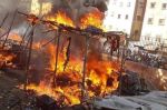 Maroc : Cinq individus arrêtés pour vandalisme suite à l'incendie d'un marché informel à Fès