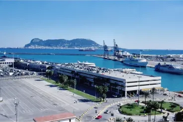 Algésiras : Les pilotes maritimes du port menacent d’une grève en pleine OPE