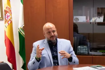 حزب فوكس الإسباني يطالب بإلغاء الاتفاق الفلاحي مع المغرب