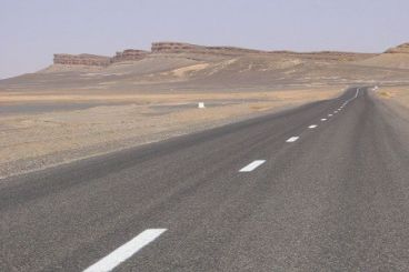 الصحراء: هل شرع المغرب في تشييد طريق تربط السمارة بموريتانيا؟