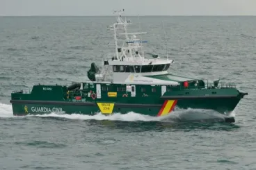 Guardia Civil intercepts vessel with up to 45,000 kilos of cocaine off Dakhla