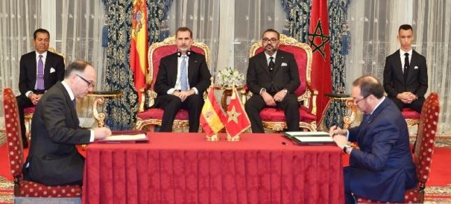 King Mohammed VI and King Felipe VI of Spain during a signing  ceremony held in the royal palace in Rabat on Wednesday./Ph. DR