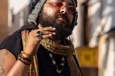 Abderrahman Elebbar, the «People’s DJ» redefining street music in Essaouira