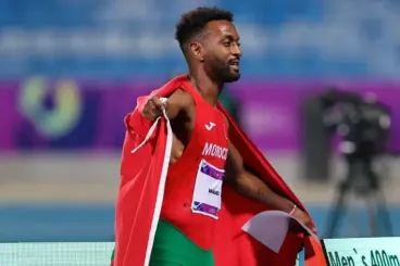 العداء المغربي رشيد محمدي يحرز ذهبية سباق 400 متر في ألعاب التضامن الإسلامي