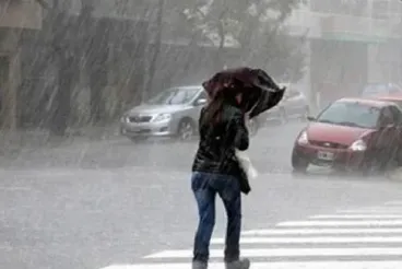 زخات رعدية قوية مع تساقط البرد يومي الأربعاء والخميس بعدد من مناطق المملكة 
