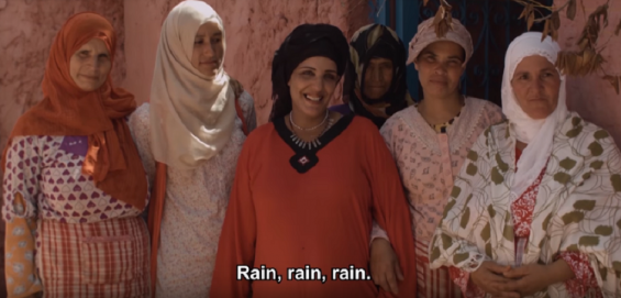 Leila Hariss and women farmers in Dar Bouazza./Ph. Screen shot youtube