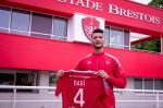France : L'international marocain Achraf Dari fait ses débuts à Brest pour 4 saisons