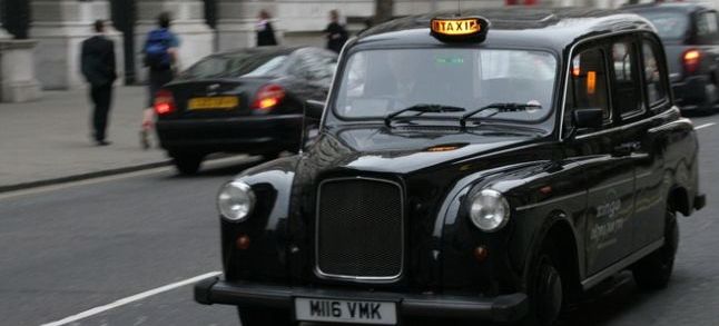 A Moroccan taxi driver in England Racially assaulted./Ph. DR