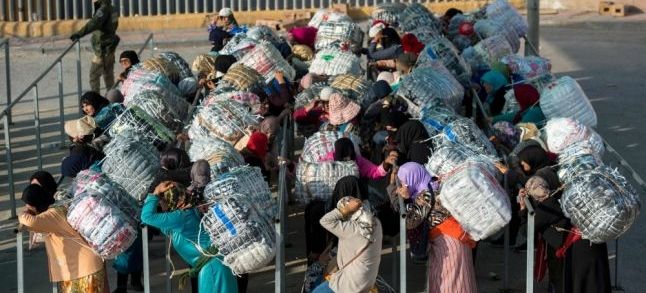 Moroccan porters call for the intervention of King Mohammed VI./Ph. Dr