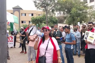 وقفة احتجاجية في الدار البيضاء إثر انتحار أستاذ