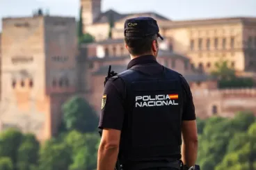 إسبانيا: اعتقال شخص مطلوب في المغرب بتهمة الانتماء إلى شبكة لتهريب المهاجرين