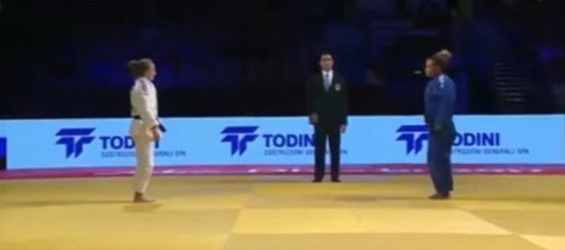 A Moroccan Joduka refuses to salute his Israeli opponent./Ph. Screenshot YouTube