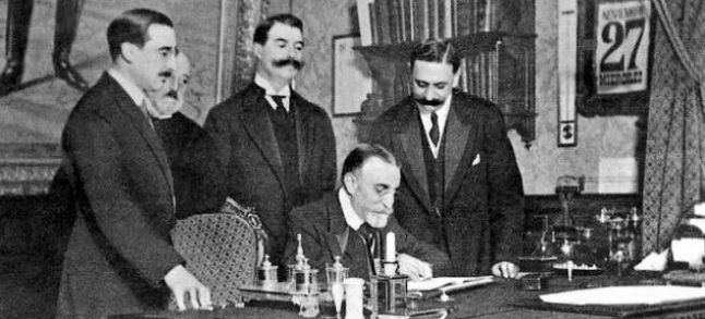 On November 27, 1912 in Madrid, the French Ambassador to Spain, signing the Madrid treaty./Ph. DR
