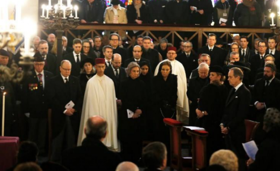Moulay El Hassan at the funeral of Henri d’Orleans, Count of Paris./Ph. DR