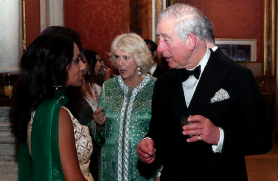 The Duchess of Cornwell wears a Moroccan Caftan to a grand event at the Buckingham Palace./Ph. DR
