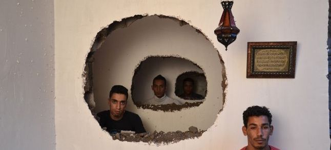 A photo by Hicham Benohoud, the Hole. / Ph. DR