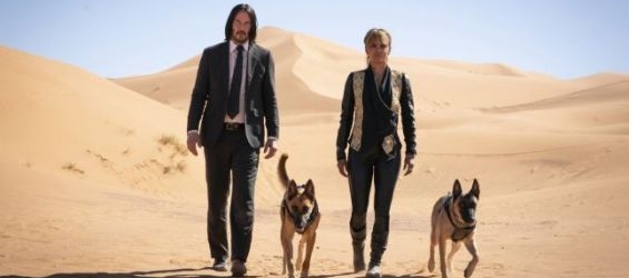 Keanu Reeves, Halle Berry and the Belgian malinois during the shooting of a scene. /Ph. DR