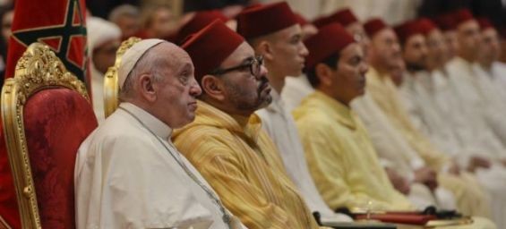 King Mohammed VI and Pope Francis at the Mohammed VI Institute for the Training of Imams, Morchidines and Morchidates./ Ph. DR