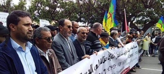 Thousands rally, Sunday in Rabat, in a national march to support Hirak detainees. / Ph. Alyaoum 24