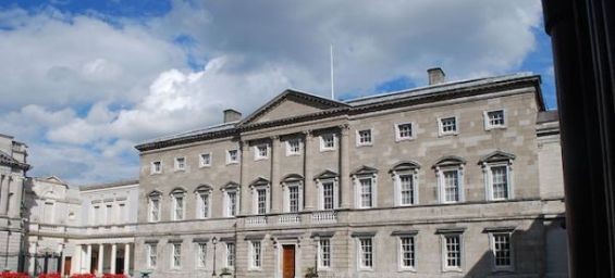Façade of Leinster House in Dublin, which houses Ireland's parliamen. / Ph. DR
