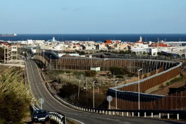 Melilla : L’Espagne renforce sa présence militaire, sur fond de tensions avec Trump