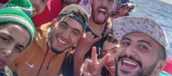 Moroccan influencer Hamza Tarik and a group of Moroccans during an irregular trip to the Canary Islands. / Instagram