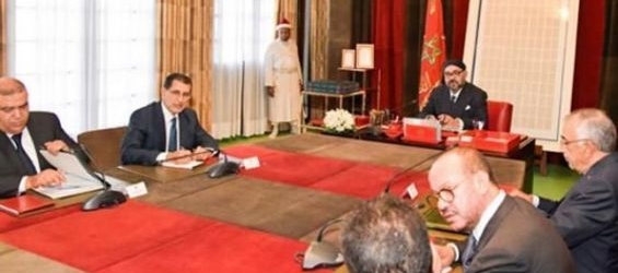 King Mohammed chairing a working session at the Royal Palace on October the 1st in Rabat./Ph. MAP