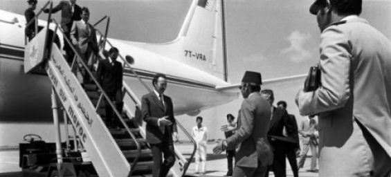 King Hassan II receiving Algerian President Houari Boumediene. / Ph . DR