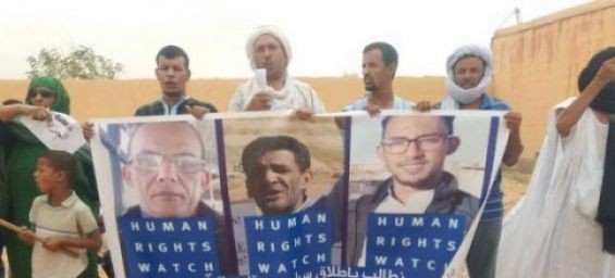 Families of the three Sahrawi activists, arrested by the Polisario Front in Tindouf. / Ph. Futuro Sahara