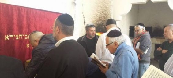Jewish pilgrimage in Morocco #11 : Its'Hak Abe'hssira, the Jewish saint of Toulal