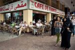 Reprise de l'activité économique : Les serveurs de cafés et restaurants en première ligne