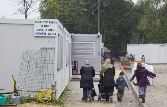 Un ancien imam radical de la mosquée de Torcy expulsé de France Un ancien imam radical de la mosquée de Torcy expulsé de France