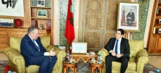 Foreign Affairs Minister Nasser Bourita and British minister of State for International Trade Conor Burns. / DR